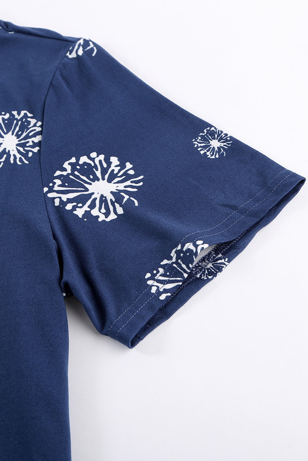 Plus Size Dandelion Print Tee Shirt