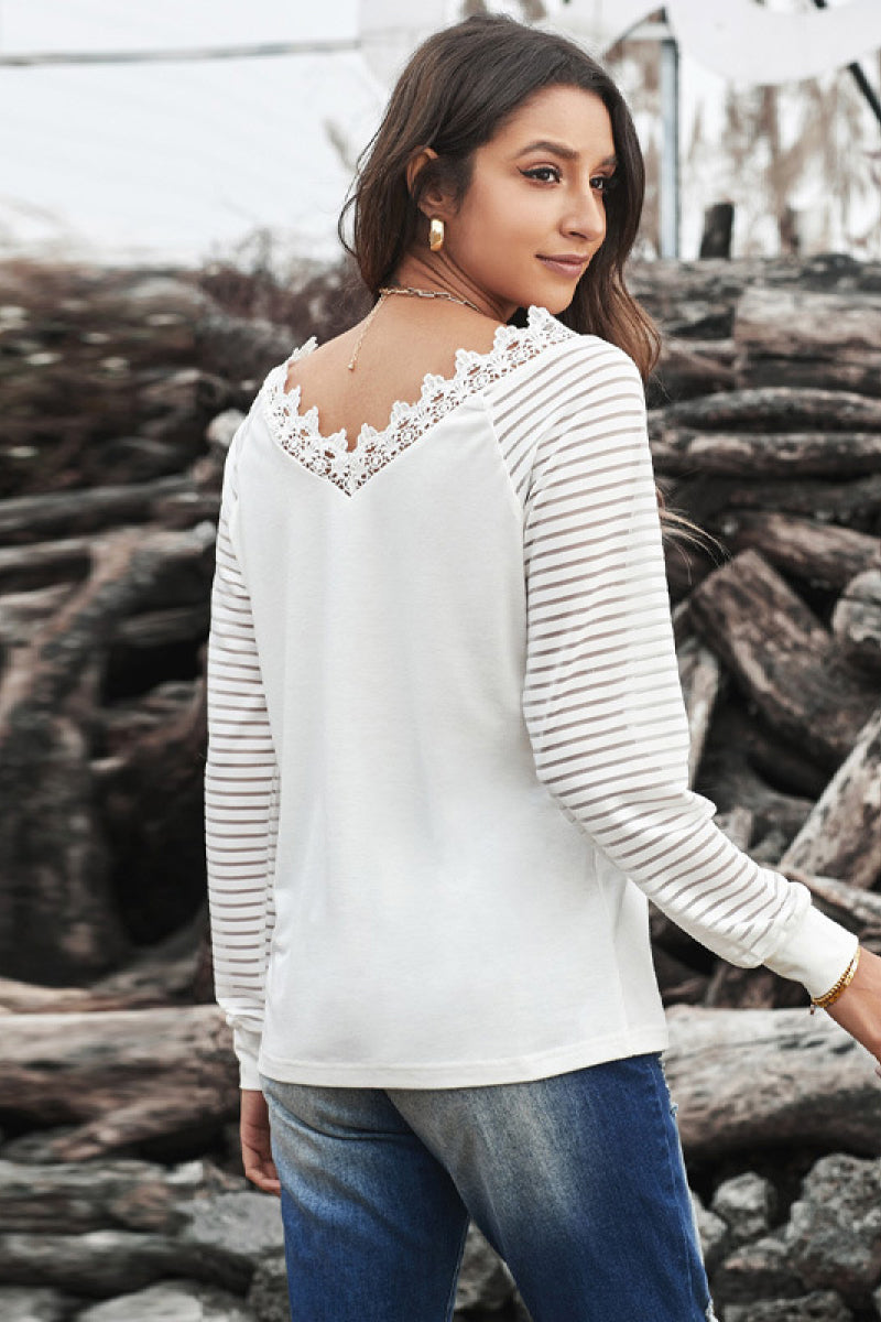 Raglan Sleeve Contrast Lace Trim Tee